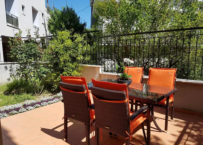 Toula\'S Apartment